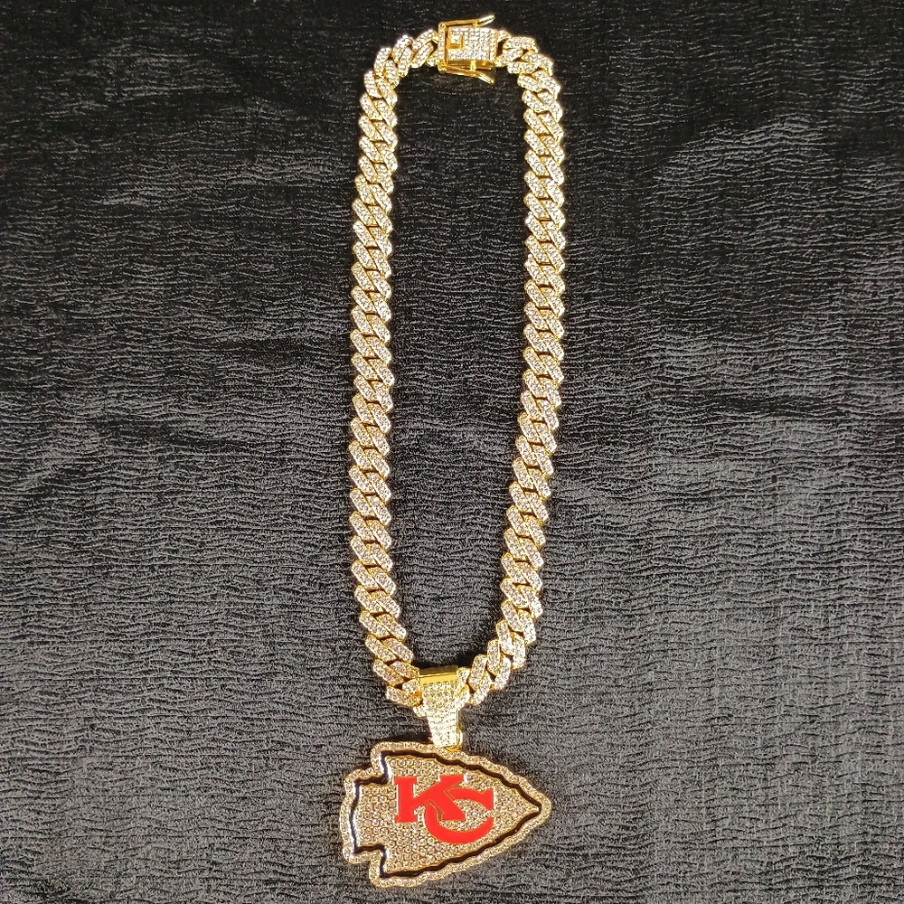 NFL Kansas City Chiefs 20inch Necklace Pendant Cuban Chain Link Football Jewelry - Picture 3 of 6